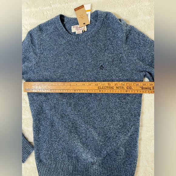 Penguin 100% Lambwool Blue sweater size Small Wms - Picture 5 of 6